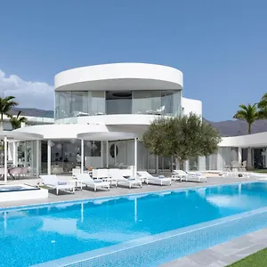 https://villa-equilibrium-costa-adeje.adeje-hotels.com